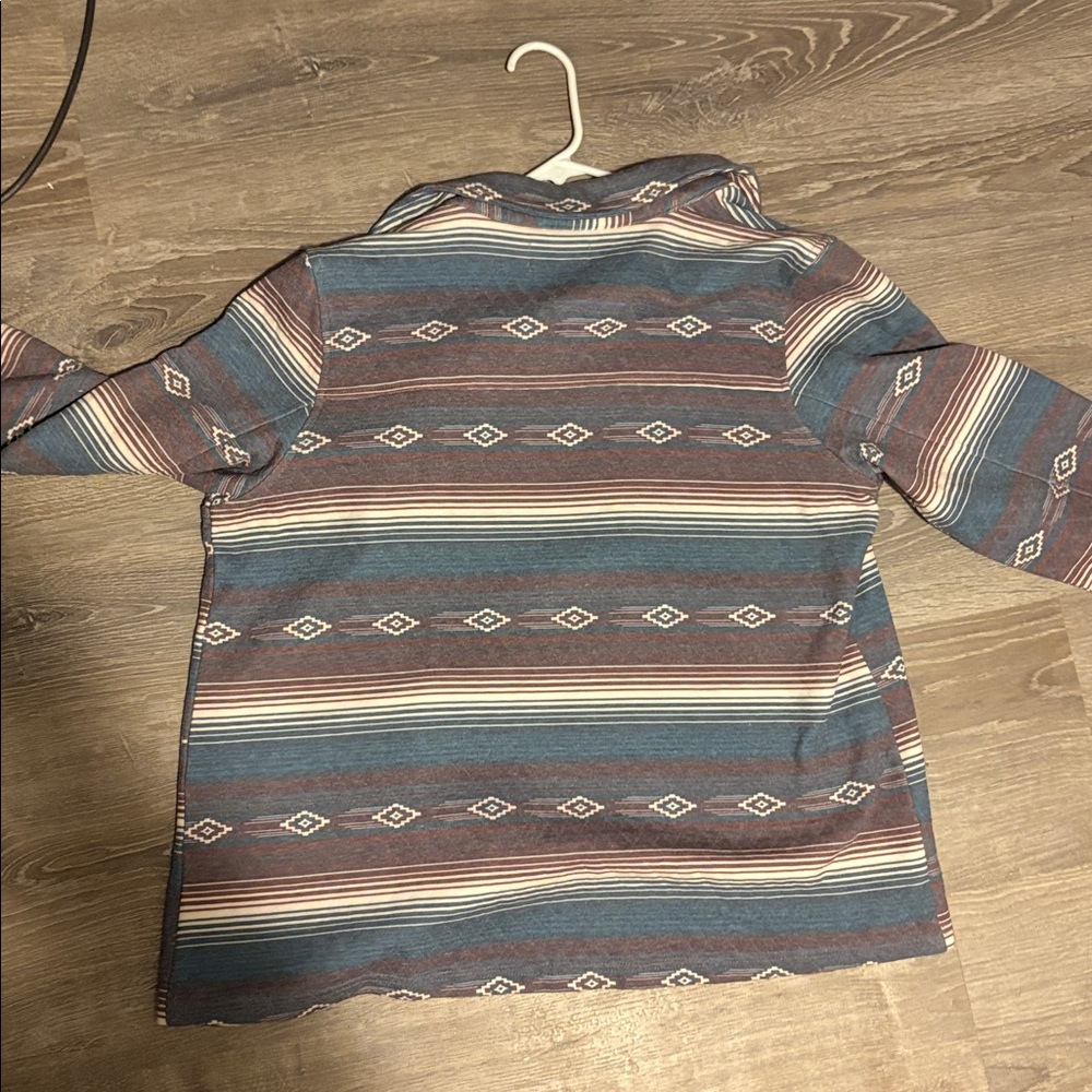 Button Up - Picture 4 of 5